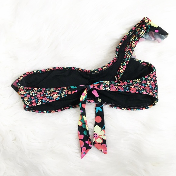 Xhilaration : asymmetrical floral bikini top Med - Picture 5 of 5